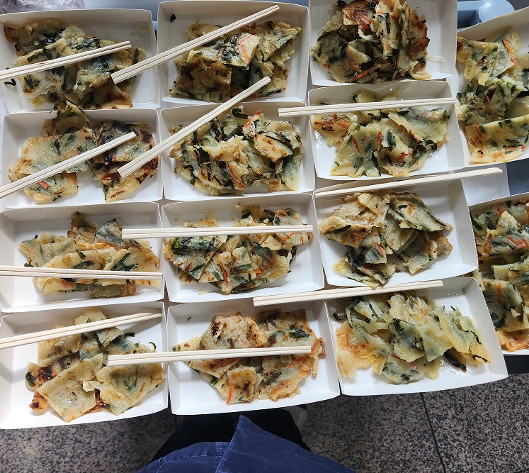 설맞이행사 &lt부추전 나눔&gt